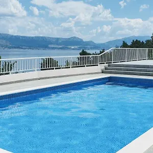 Apartament Kate, Slatine