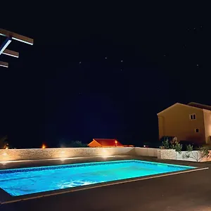 Zaja Apartment