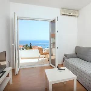 Kairos Apartment