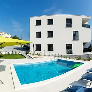 Apartament Petra's Place - Sea View, Slatine