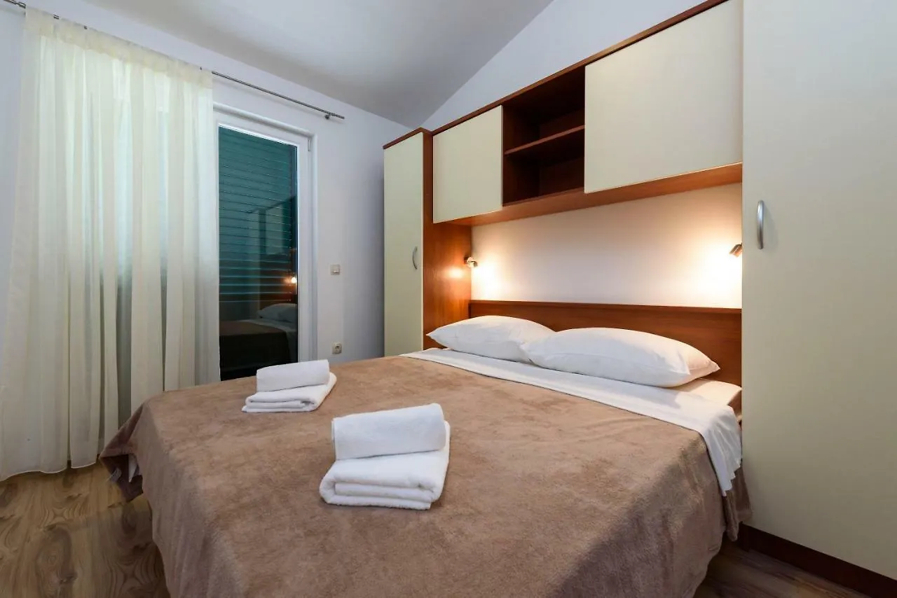 Apartment Apartmani Beran Seget Vranjica Croatia