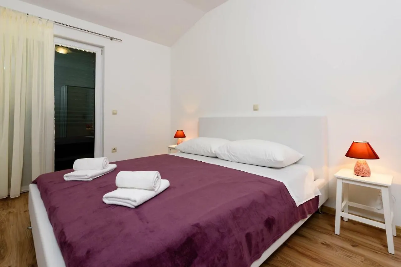 Apartment Apartmani Beran Seget Vranjica Croatia