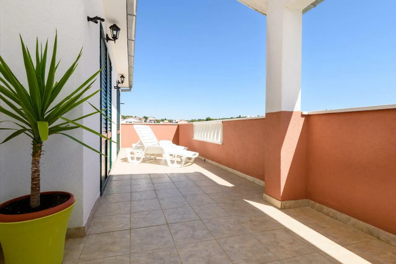 Apartment Apartmani Beran Seget Vranjica Croatia